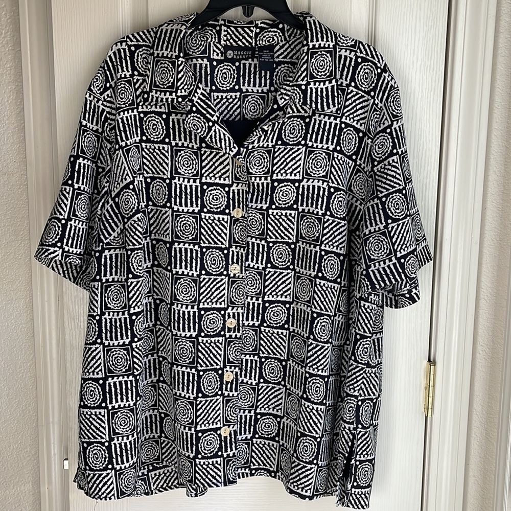 NWOT MAGGIE BARNES BLACK & WHITE PRINT S/S BLOUSE SZ 24W